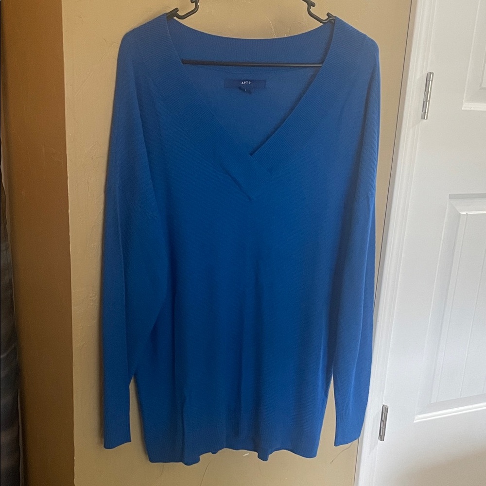 Apt. 9 Women's Vibrant Blue V-Neck Sweater
